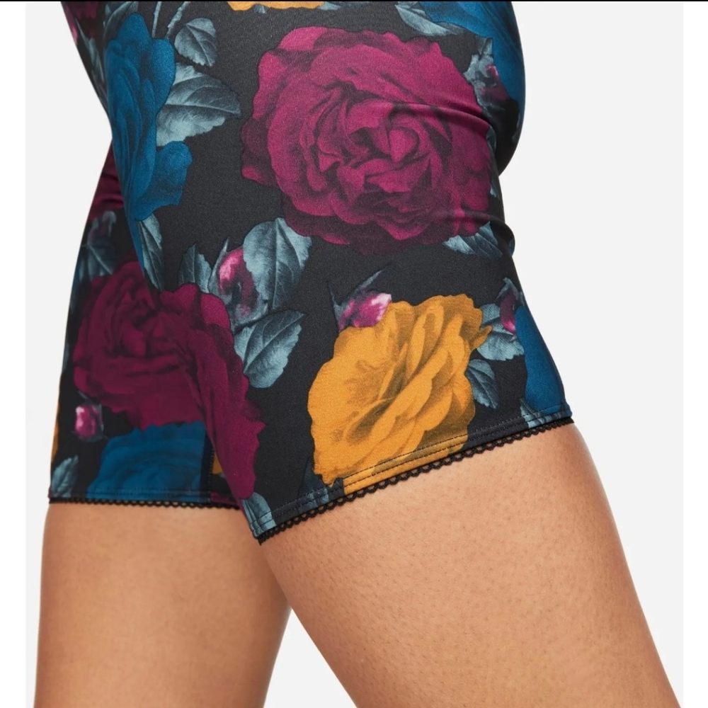 Nike Women's One lcon Shorts. - Picture 6 of 13